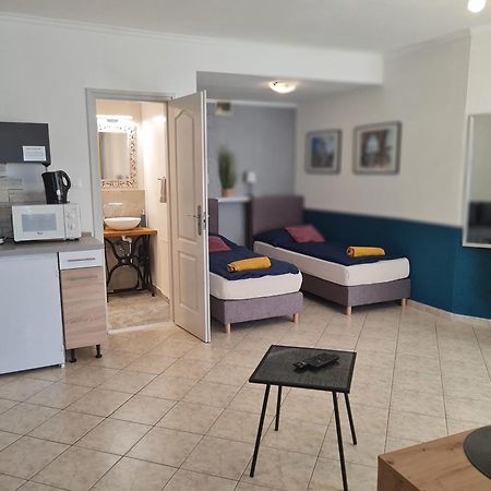 Csever Apartman Tata Exterior foto