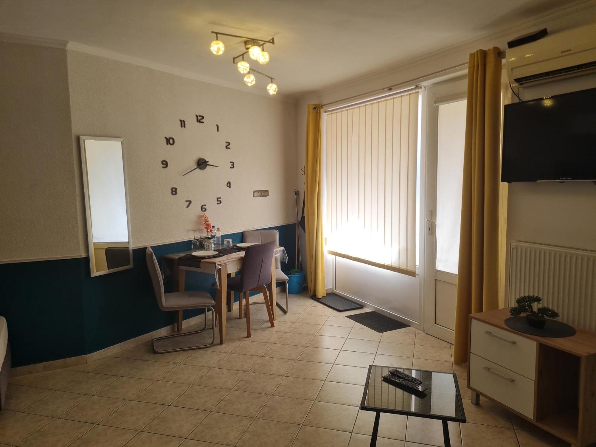 Csever Apartman Tata Exterior foto